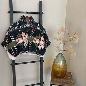 Billabong Aztec fleece cropped poncho   Sz xs